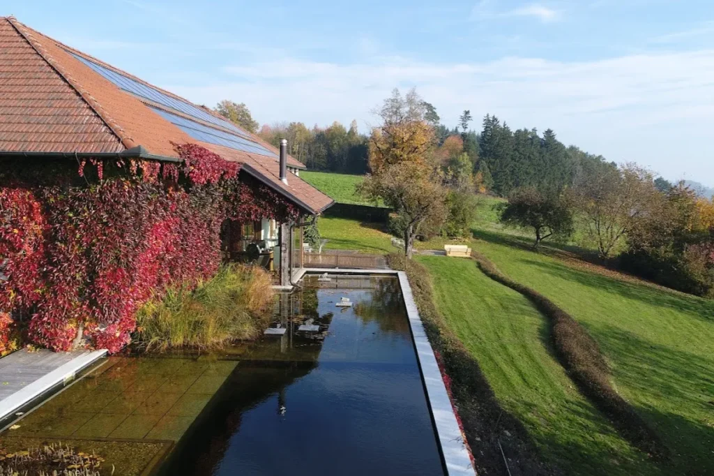 Privater Landsitz mit Teich